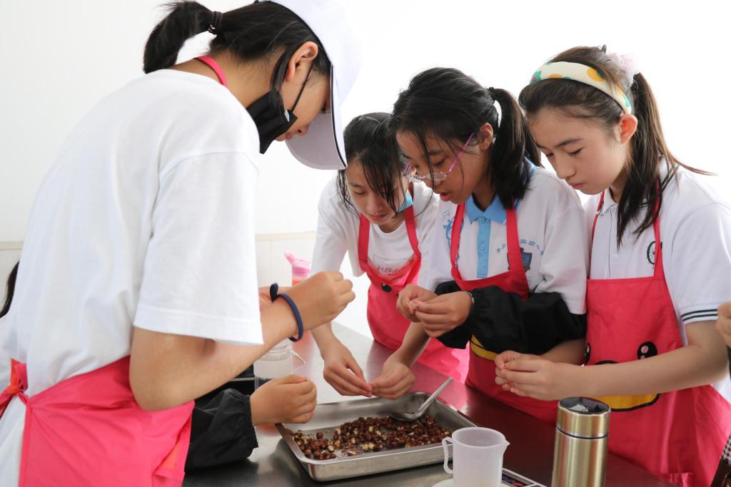 青岛一中学现多例确诊升为高风险〃青岛高中学校名单最新-第2张图片